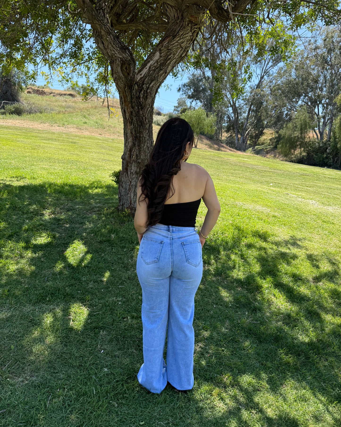 Nancy Straight Leg Jeans - Light Wash