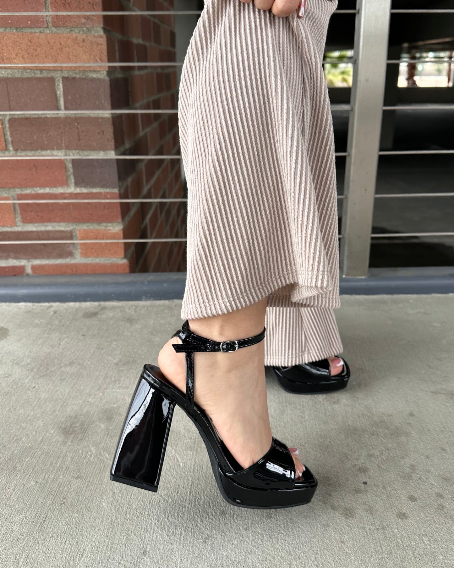 Bratz Heel - Black - Wide Friendly