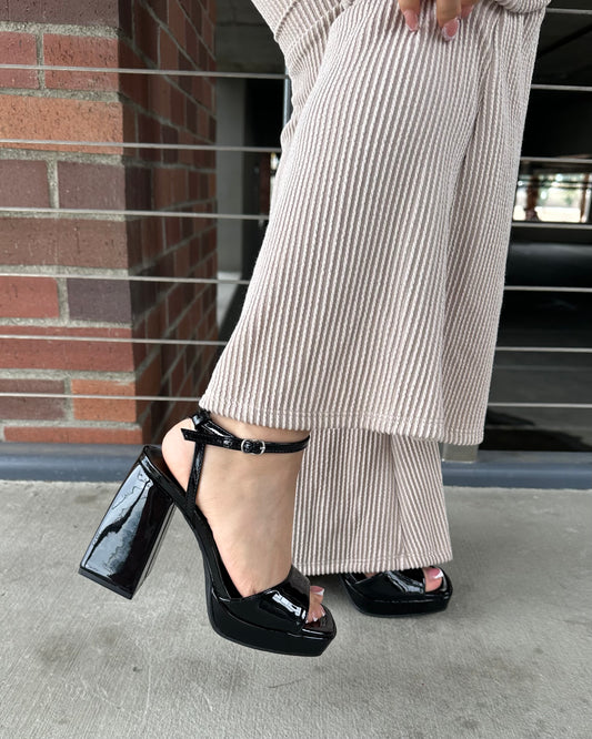 Chunky Heel - Black - Wide Friendly