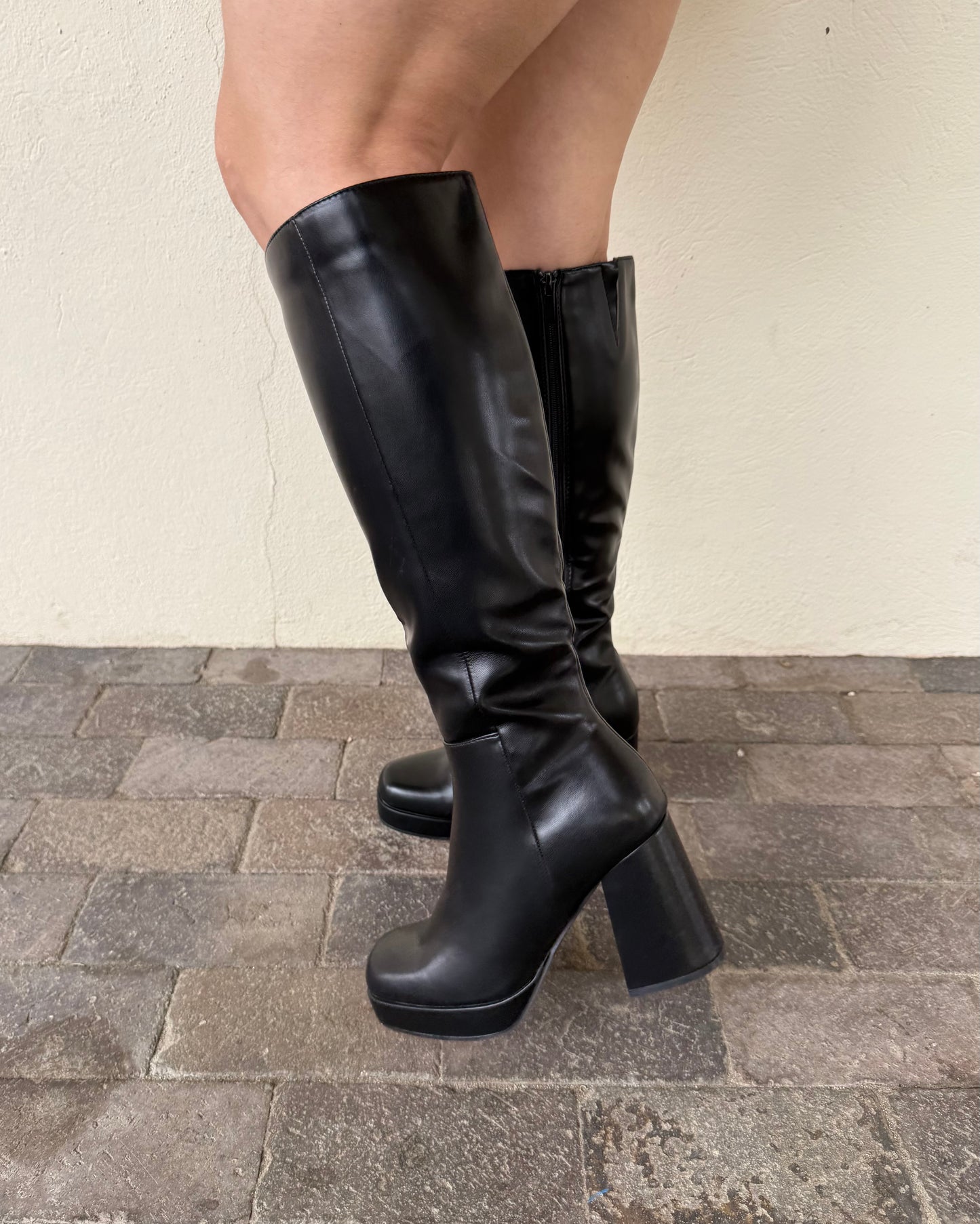 Roberta Boots - Black