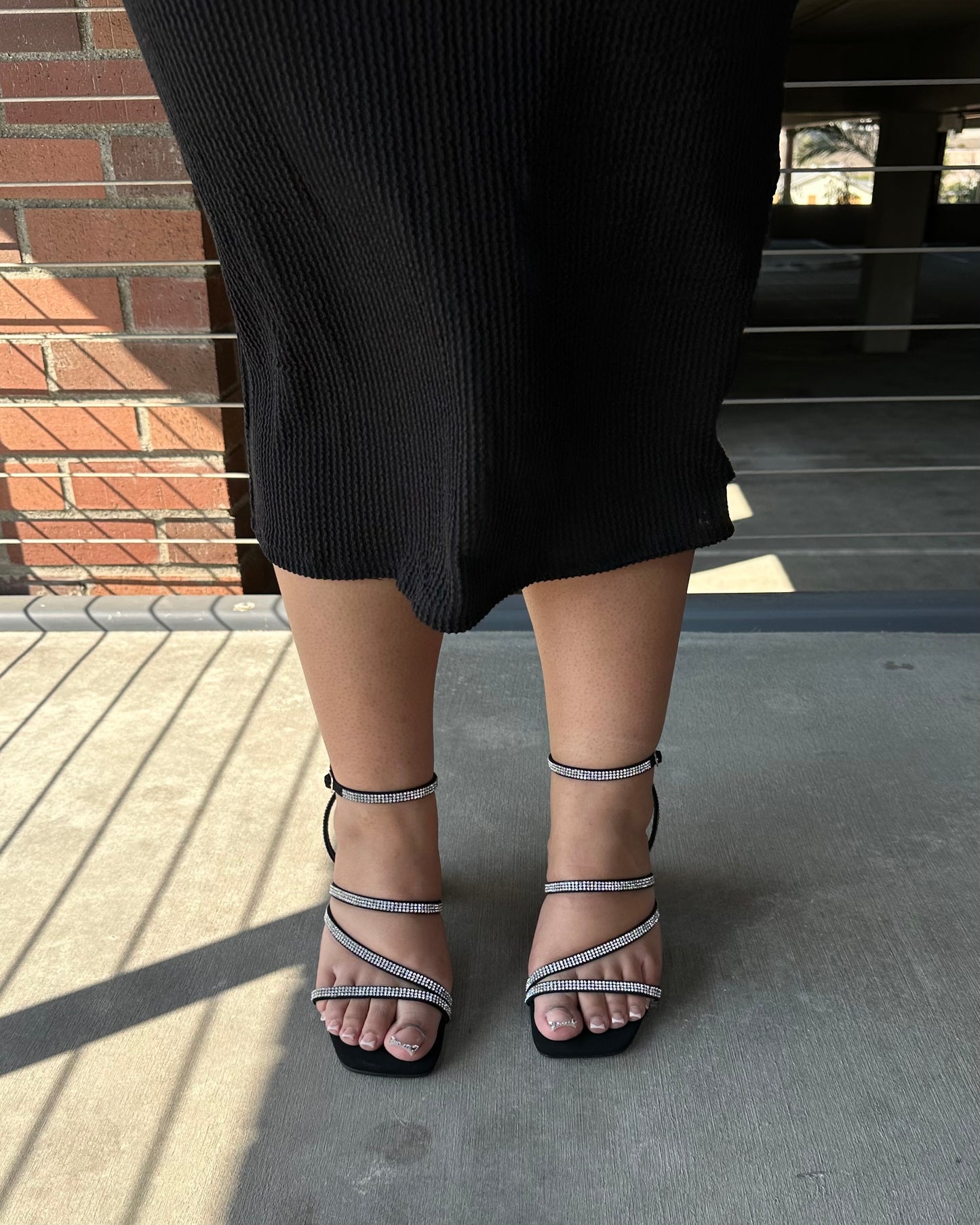 Regina Heel - Black - Wide Fit