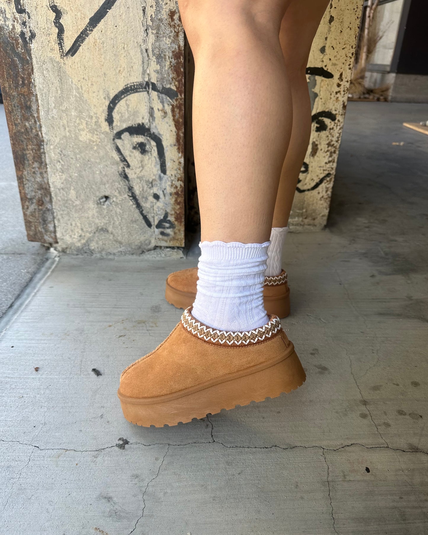 Tazz Platform - Chestnut