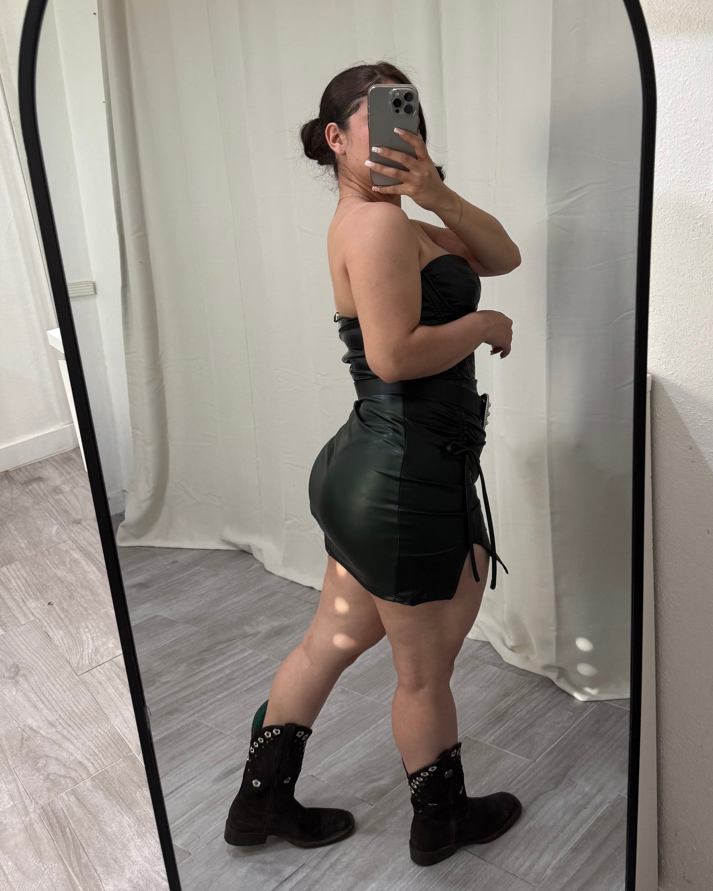 Coquette Bow Leather skirt - black