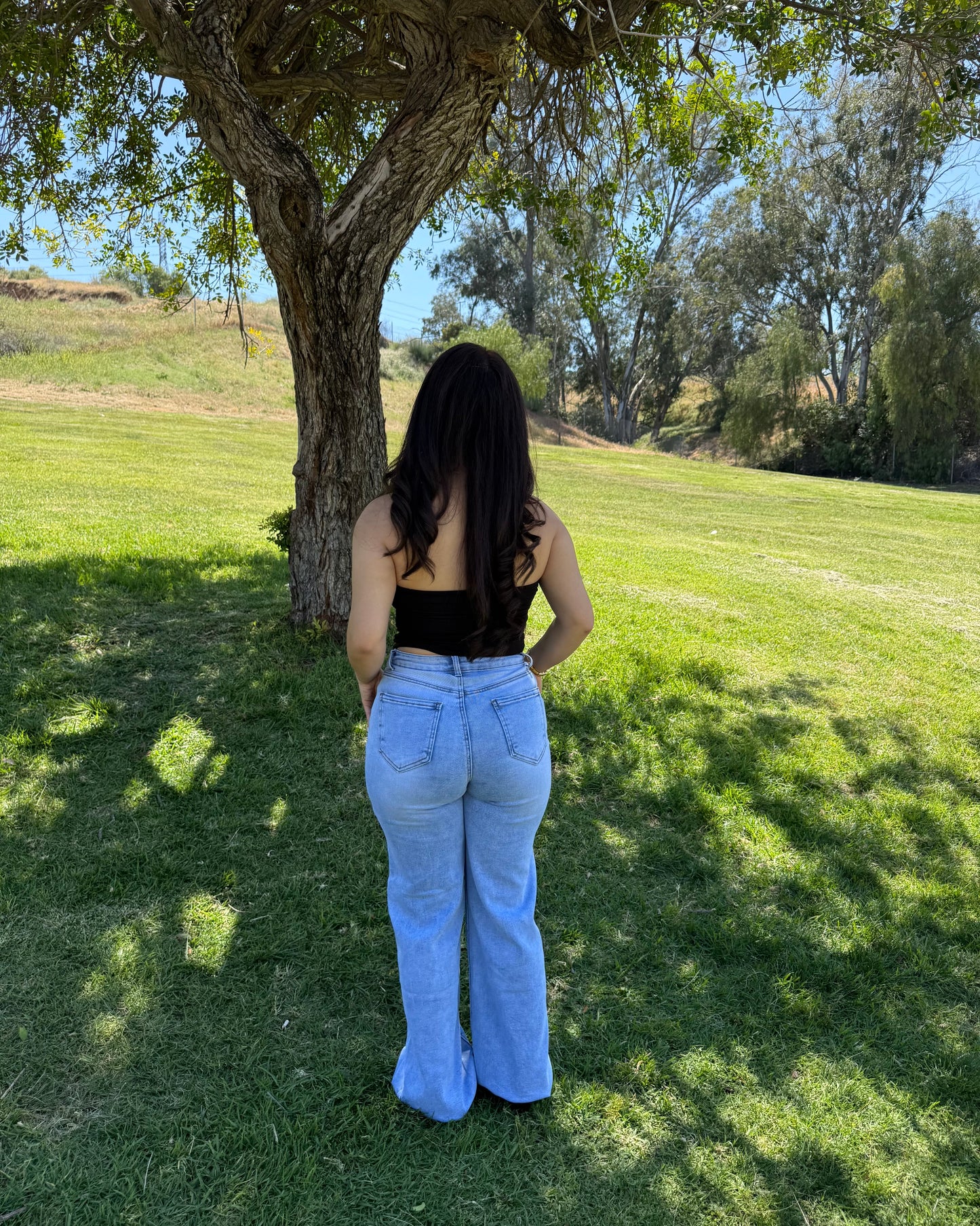 Nancy Straight Leg Jeans - Light Wash