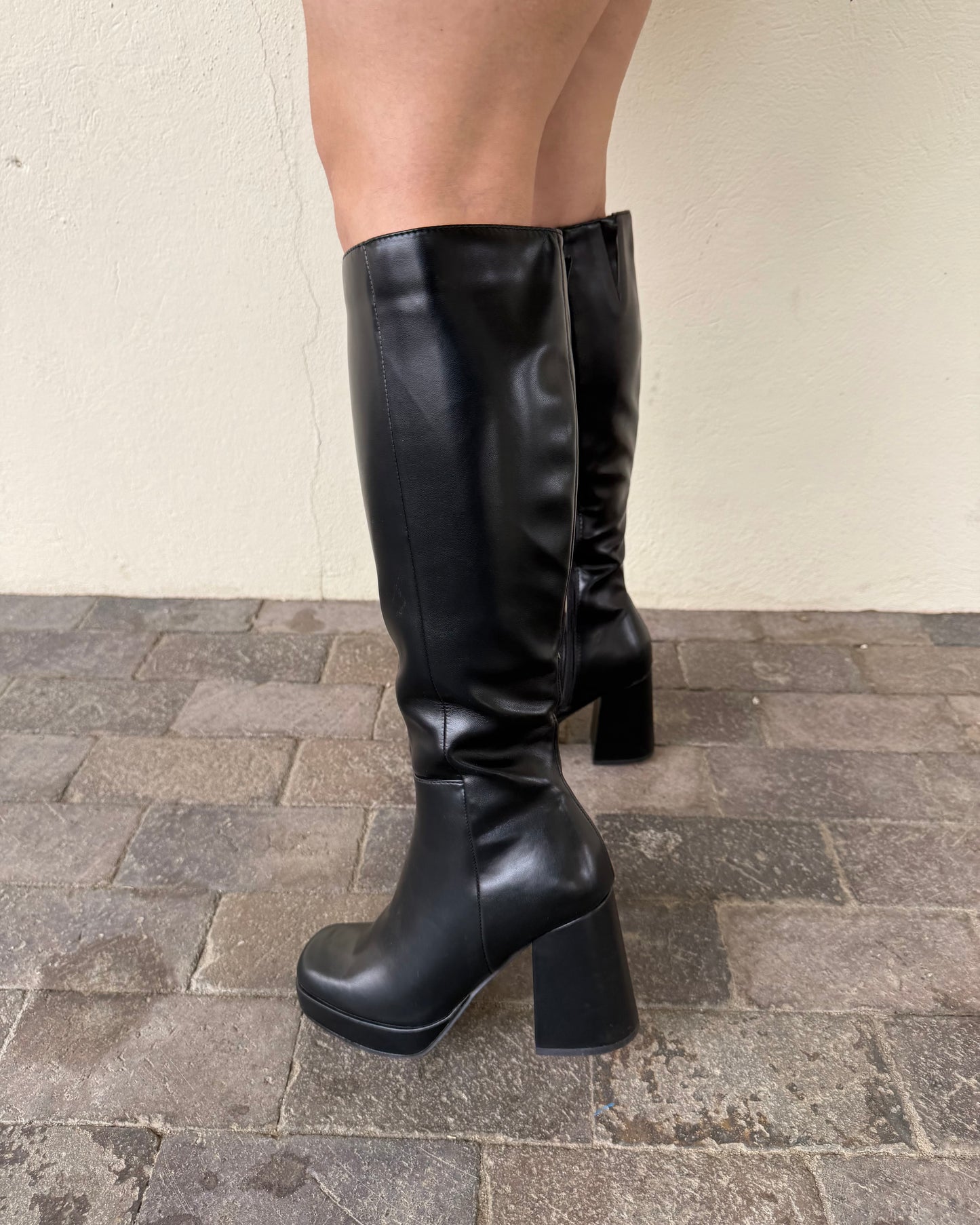 Roberta Boots - Black