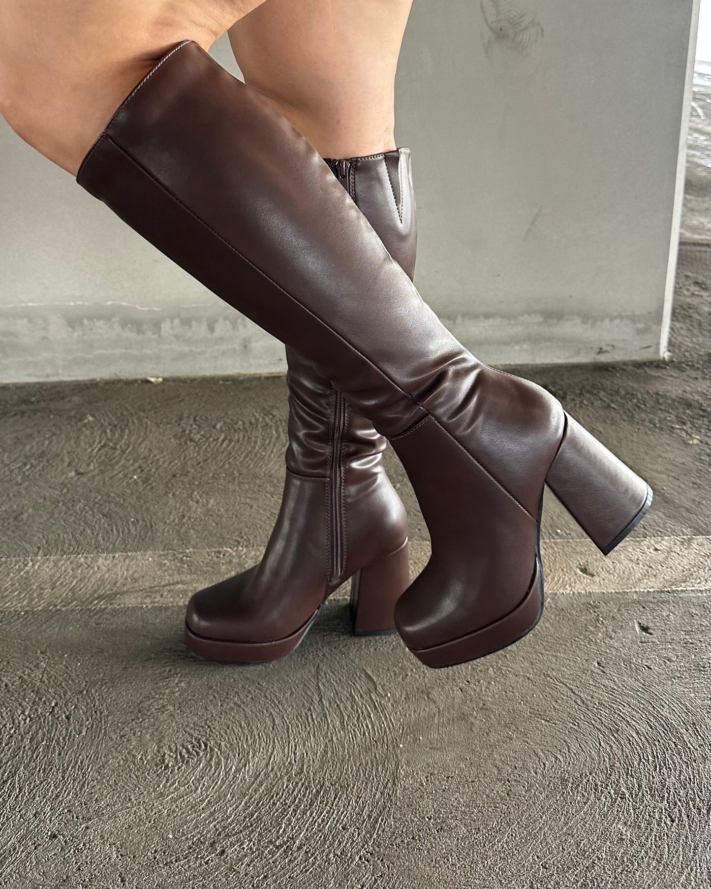 Roberta Boots - Brown