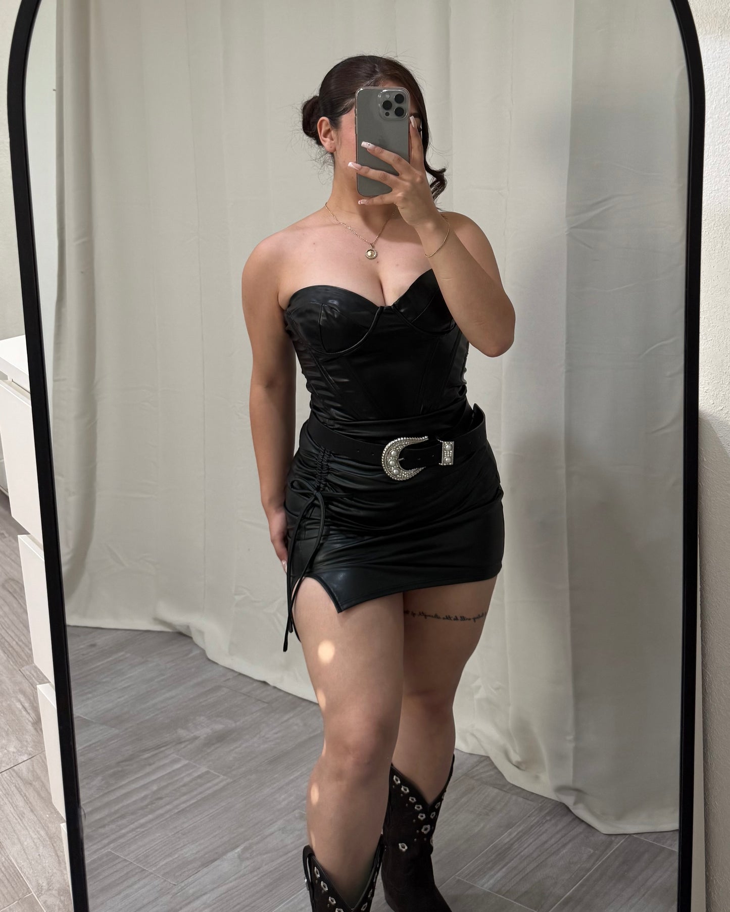 Coquette Bow Leather skirt - black