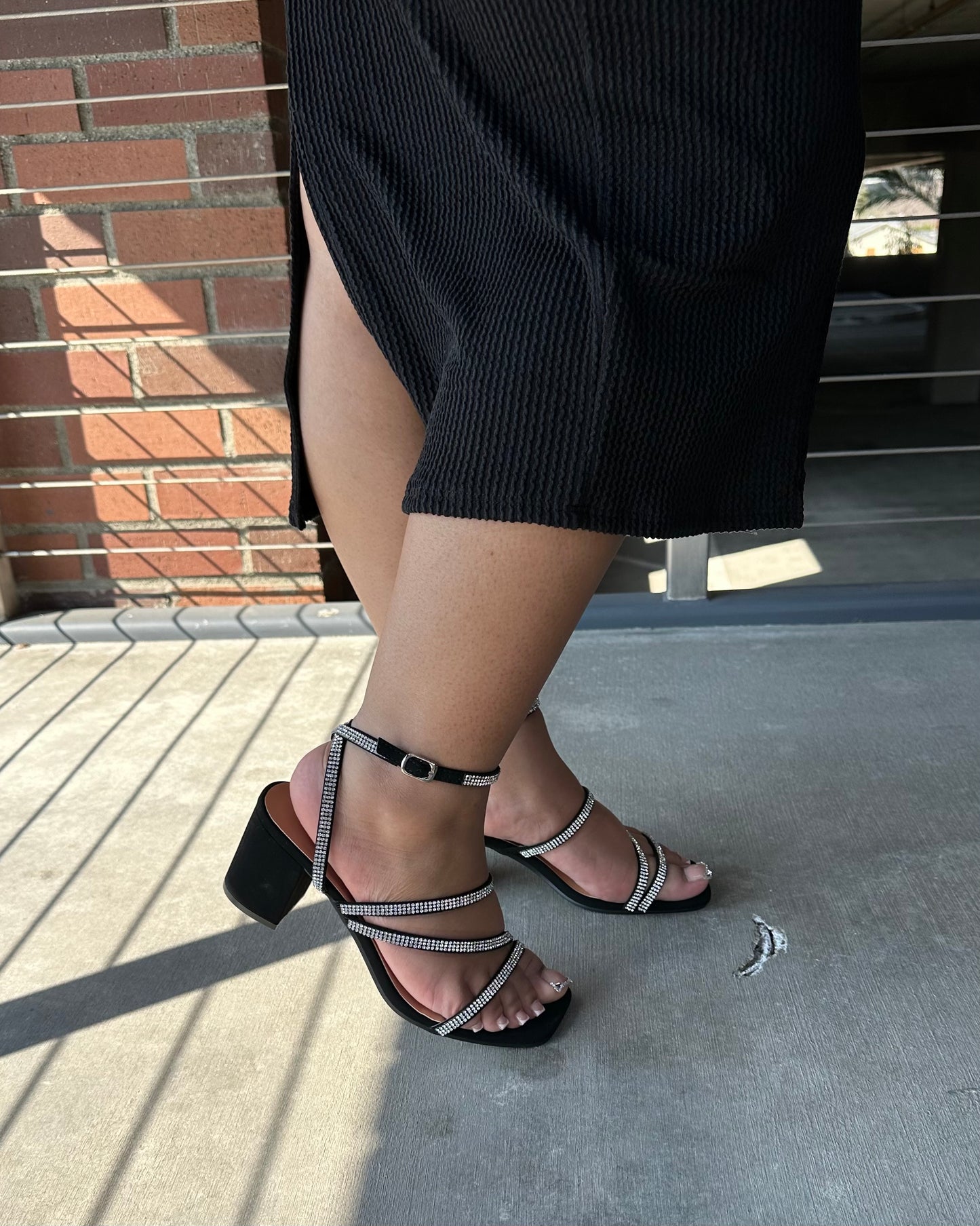 Regina Heel - Black - Wide Fit