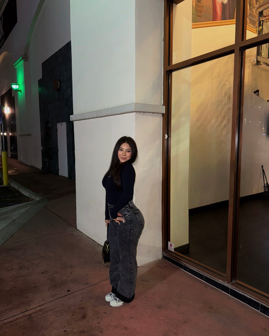 Nancy Straight Leg Jeans - Black/Grey Wash