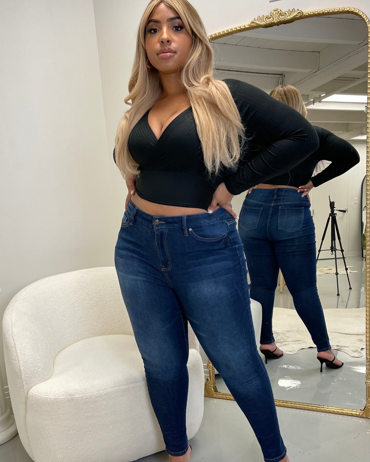 Curvy Jeans - Dark Wash